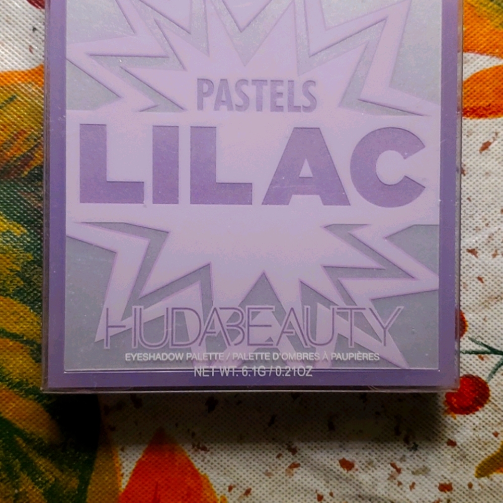 NWT Huda Beauty Lilac Pastel palette
